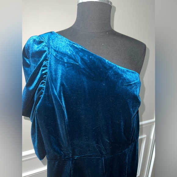 ONE SHOULDER VELVET RUCHED STRAIGHT LEG JUMPSUIT - Picture 3 of 6